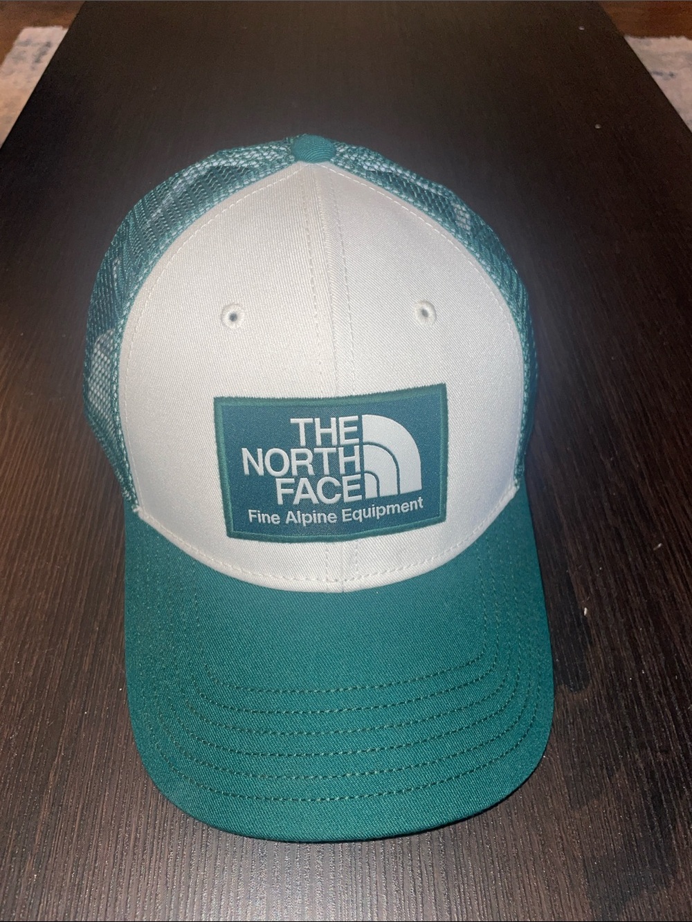 The North Face Mudder Trucker Hunter Green/WH Trucker Cap